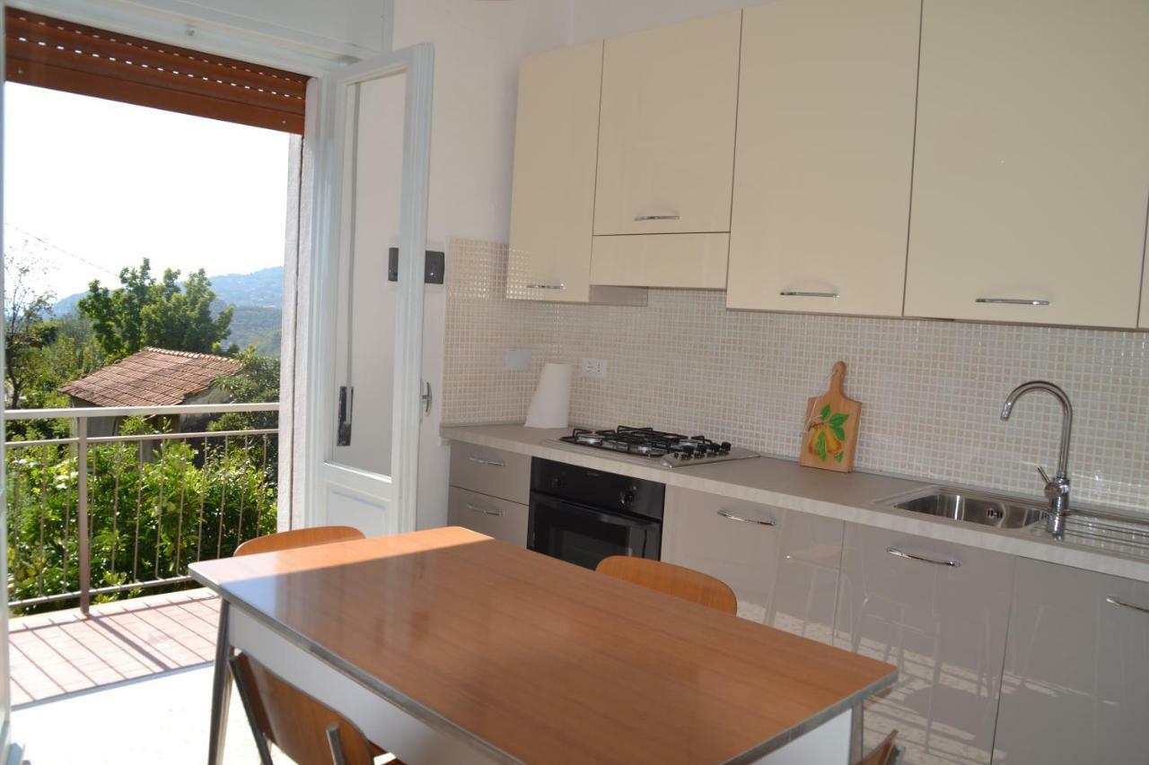 Apartamento La Casa Del Prussiano Diano Castello Exterior foto