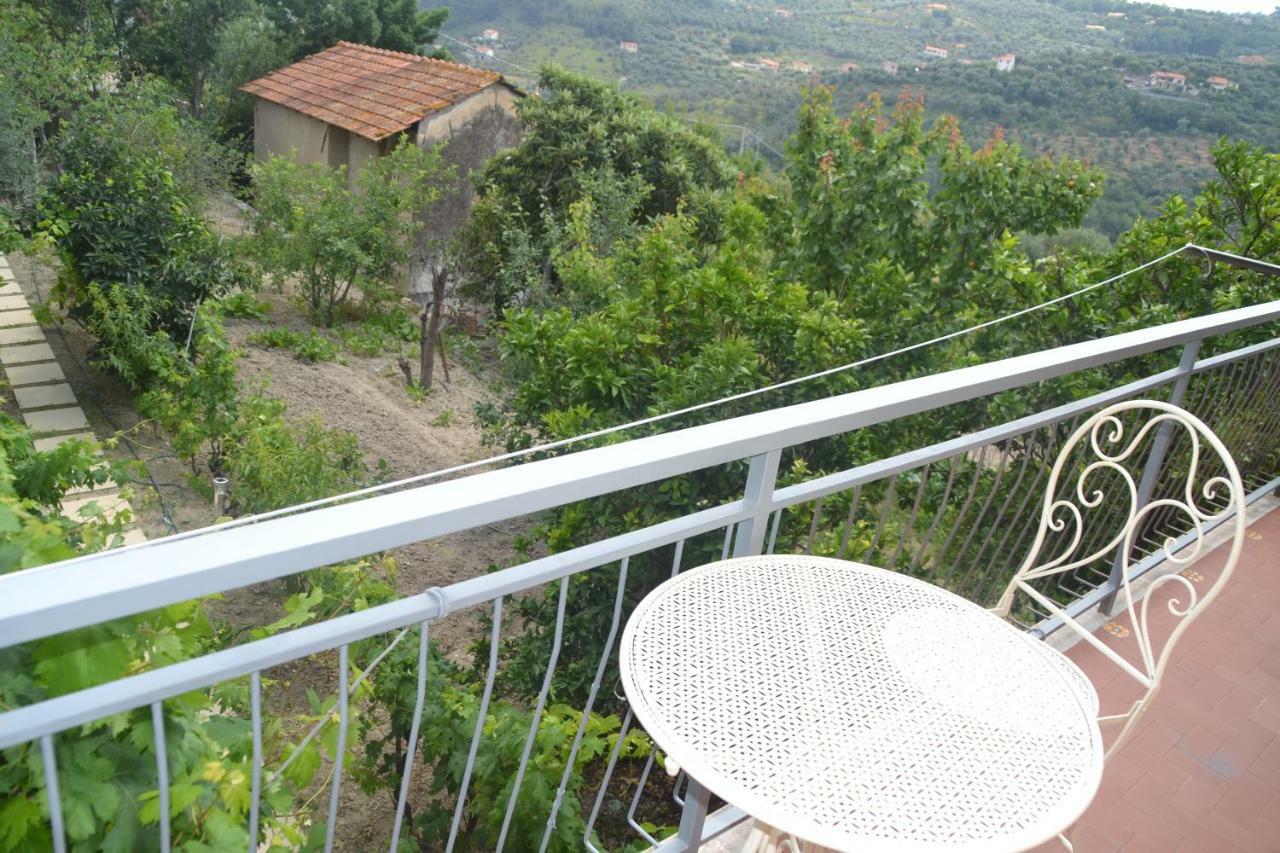 Apartamento La Casa Del Prussiano Diano Castello Exterior foto