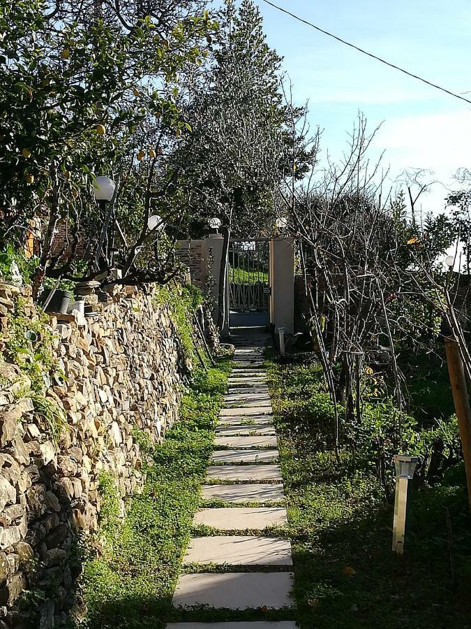 Apartamento La Casa Del Prussiano Diano Castello Exterior foto